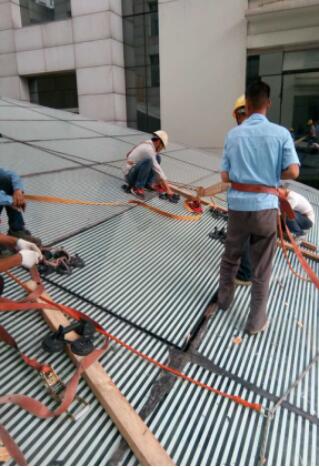 玻璃幕墙改造开窗