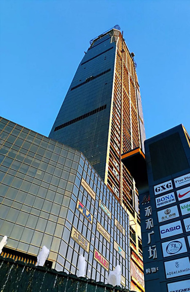 中山幕墙玻璃安装维修电梯工程
承接：玻璃幕墙、观光电梯玻璃、铝合门窗、钢结构、阳台光棚、点式隔音玻璃、落地玻璃、隐框幕墙、竖明横隐框幕墙维修保养工程。超大超长超厚幕墙玻璃、中空、夹胶、热弯、外墙翻新维修 外墙破裂玻璃拆除、幕墙固定玻璃开窗观光电梯玻璃维修、钢结构、阳台光棚安装建筑玻璃工程