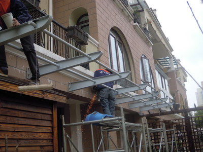 阳光棚采光顶、观光电梯、玻璃雨棚安装维修